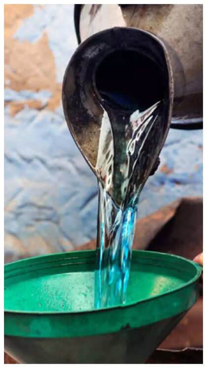 अब पेट्रोल पंप पर मिलेगा केरोसिन, सरकार ने नियमों में दी ढील