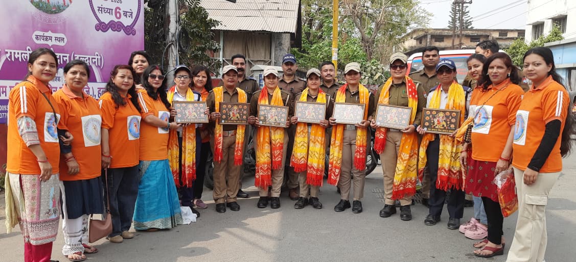 एक समाज श्रेष्ठ समाज संस्था ने महिला दिवस पर महिला ट्रैफिक पुलिस कर्मियों को सम्मानित किया