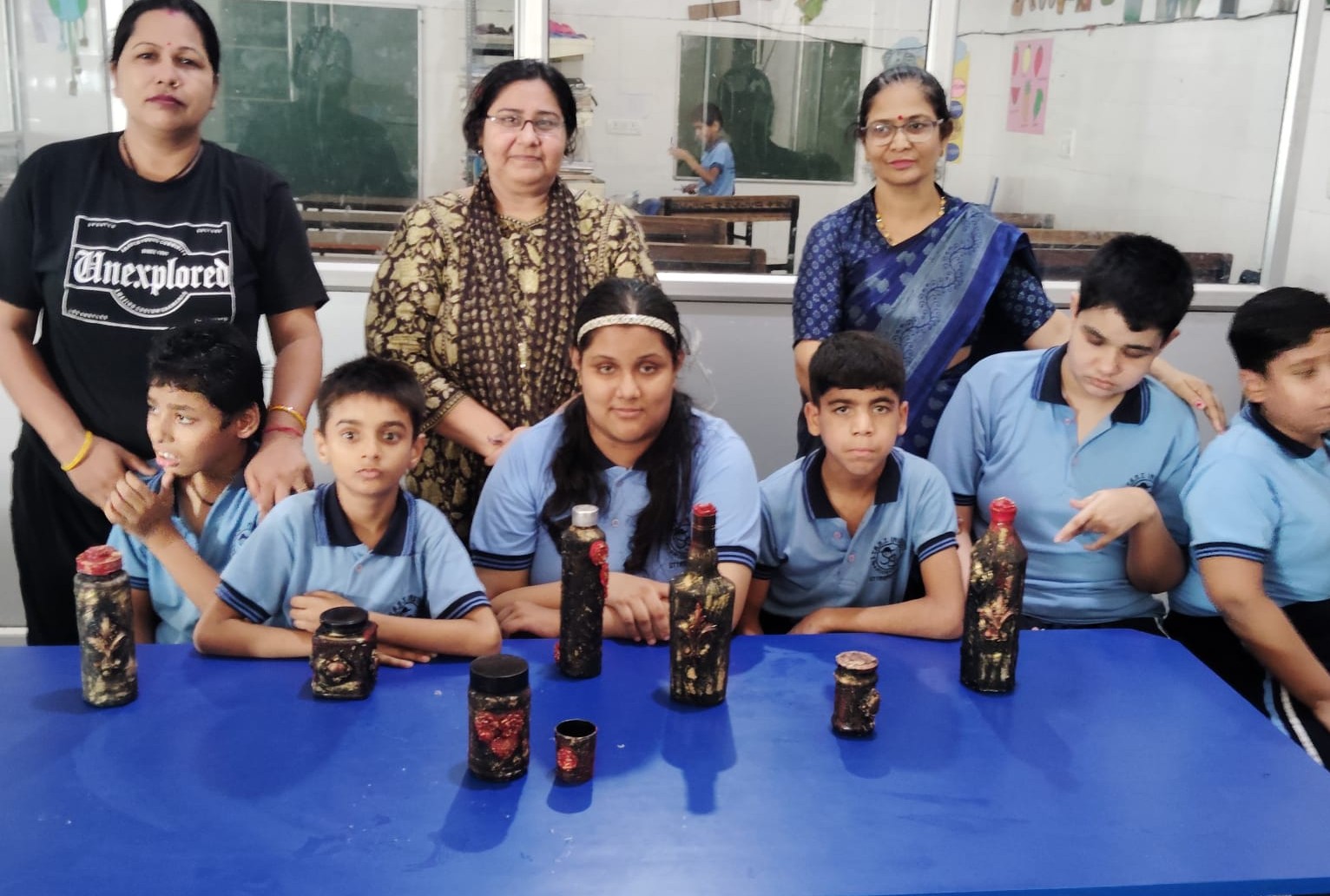 रंगों में खिले विशेष बच्चों के सपने, टेक्सचर बॉटल पेंटिंग वर्कशॉप बनी प्रेरणा का माध्यम