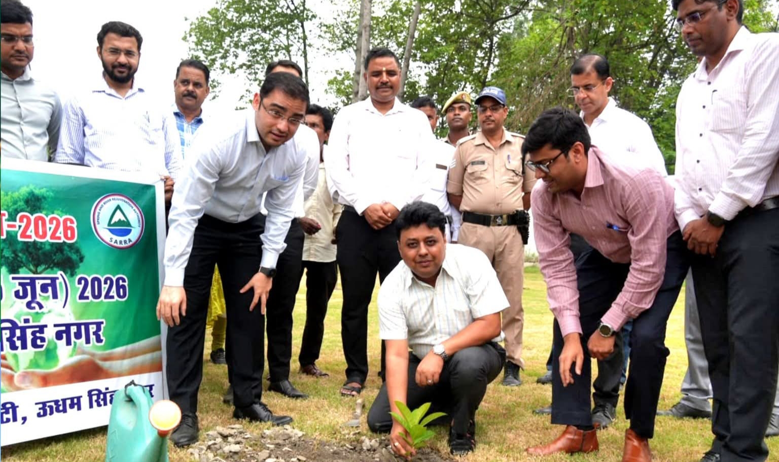 पौधे मानव जीवन के लिए अत्यंत महत्वपूर्ण :- डीएम