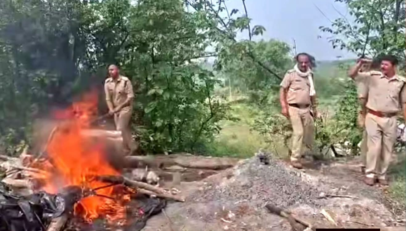 छापेमारी अभियान में 130 लीटर कच्ची शराब बरामद, किया नष्ट