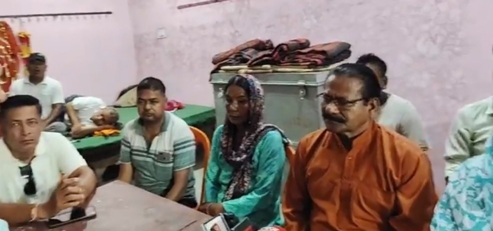 सतीश चुघ के बयान पर गूलरभोज में सियासी घमासान, भाजपा नेताओं ने जताई कड़ी आपत्ति