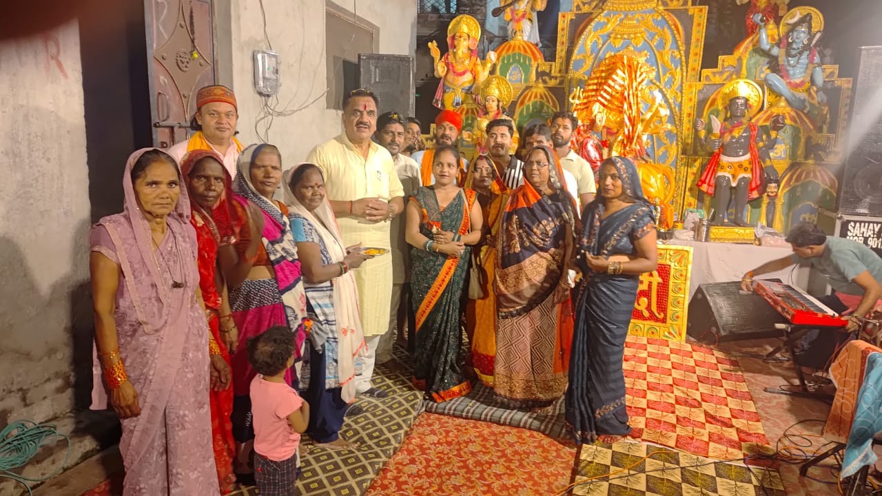 मां भगवती जागरण में पहुंचे पूर्व विधायक राजकुमार ठुकराल, मां का लिया आशीर्वाद