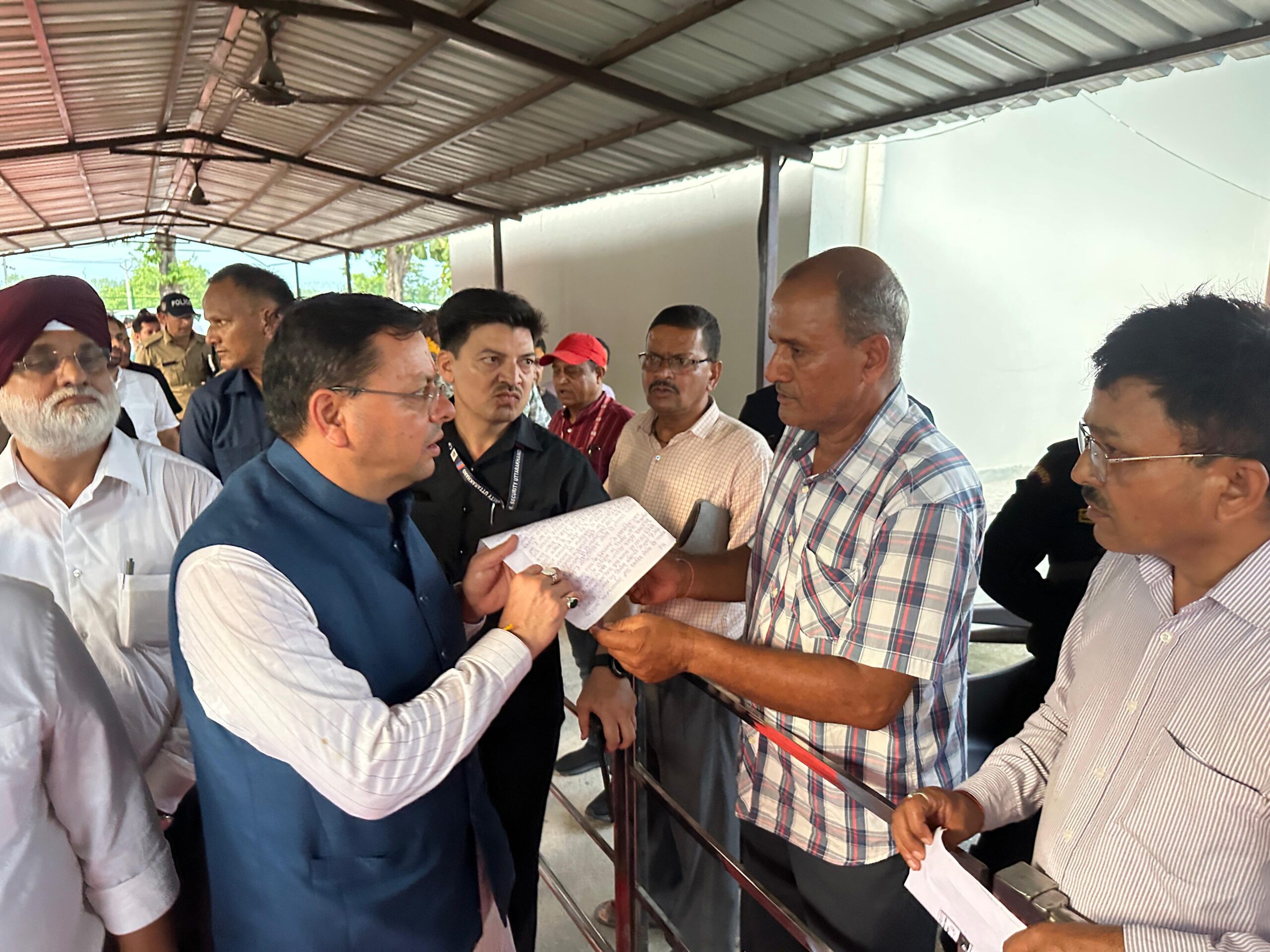 मुख्यमंत्री पुष्कर सिंह धामी ने खटीमा में सुनीं जनसमस्याएं, अधिकारियों को दिए त्वरित समाधान के निर्देश
