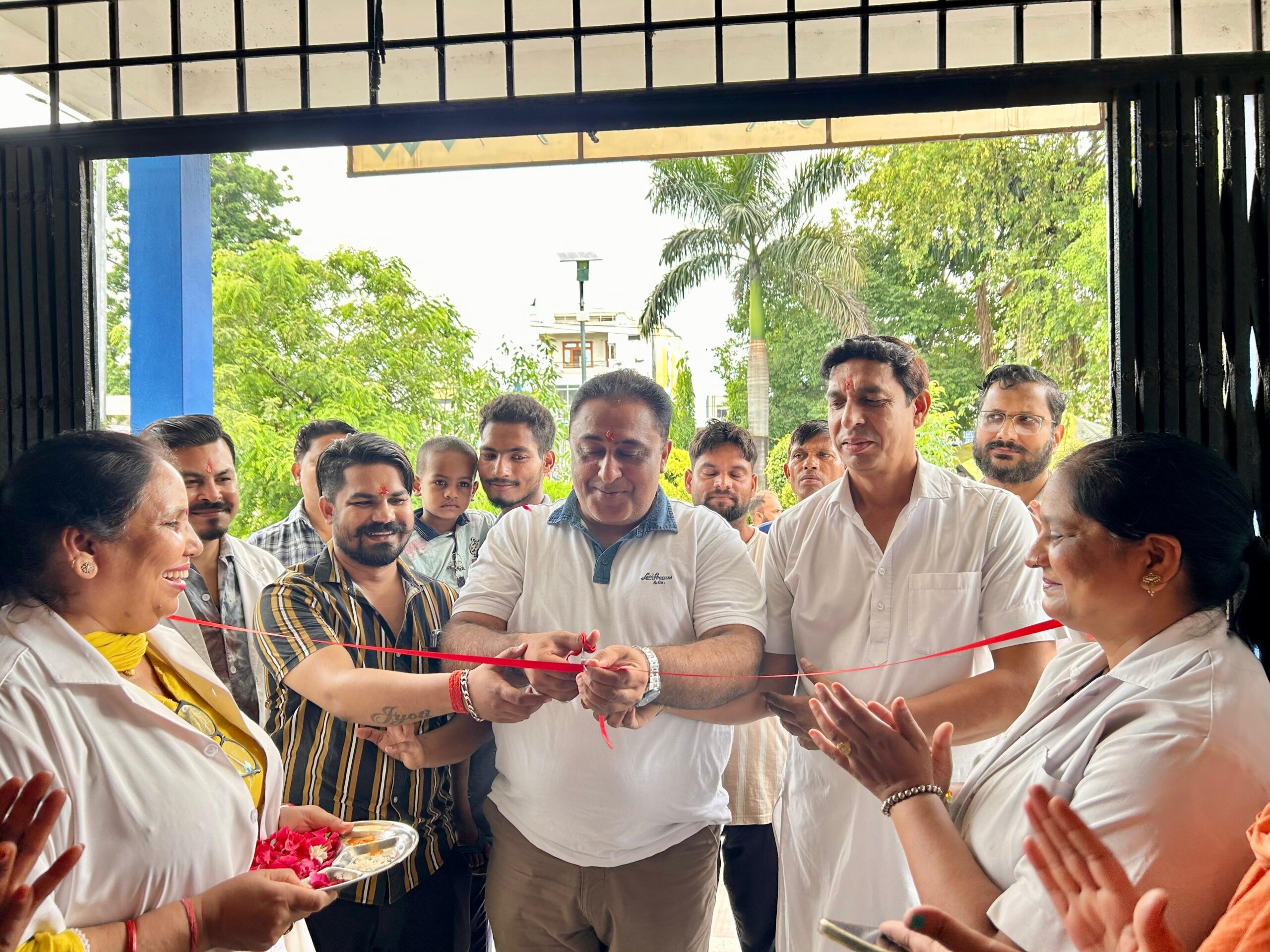 जन-जन की सरकार, जन-जन के द्वार गदरपुर में सेवा सप्ताह के अंतर्गत विशेषज्ञ चिकित्सा शिविर का शुभारंभ