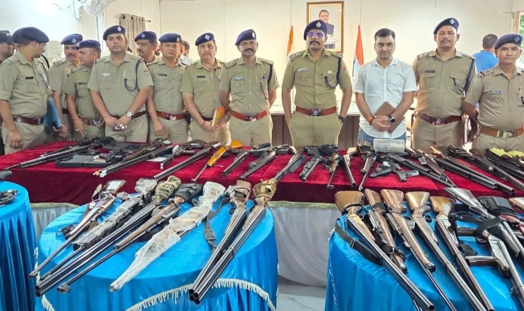 एसएसपी अजय गणपति की बड़ी कार्रवाई, संदिग्ध शस्त्र लाइसेंसों पर चला जनपदव्यापी अभियान