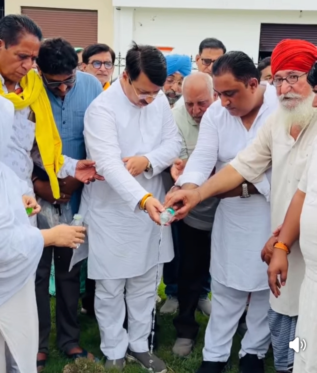 सीएम धामी के कार्यकाल के पांच वर्ष पूर्ण होने पर किया वृक्षारोपण