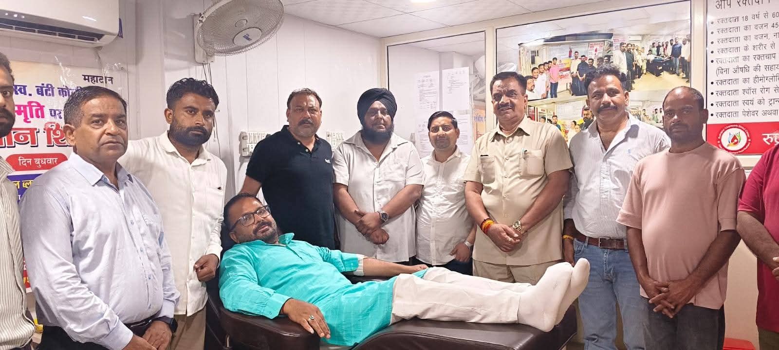 स्व. वीरेंद्र सिंह सामंती व स्व. बंटी कोली की स्मृति में रक्तदान शिविर 61 यूनिट रक्तदान, पूर्व विधायक राजकुमार ठुकराल ने युवाओं से किया सेवा का आह्वान