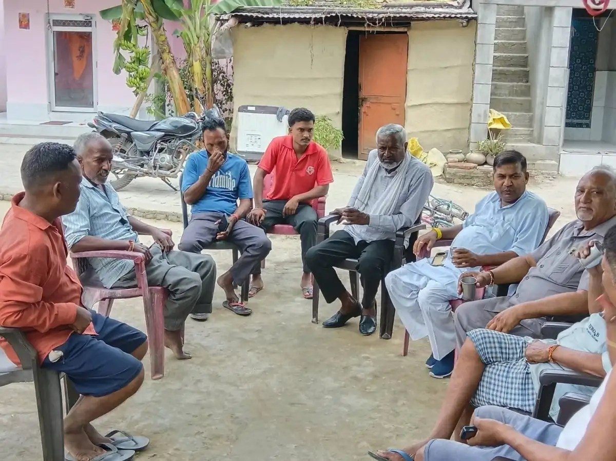 खेमपुर ग्राम सेठवाला में पूर्व विधायक प्रेमानंद महाजन ने किया जनसंपर्क